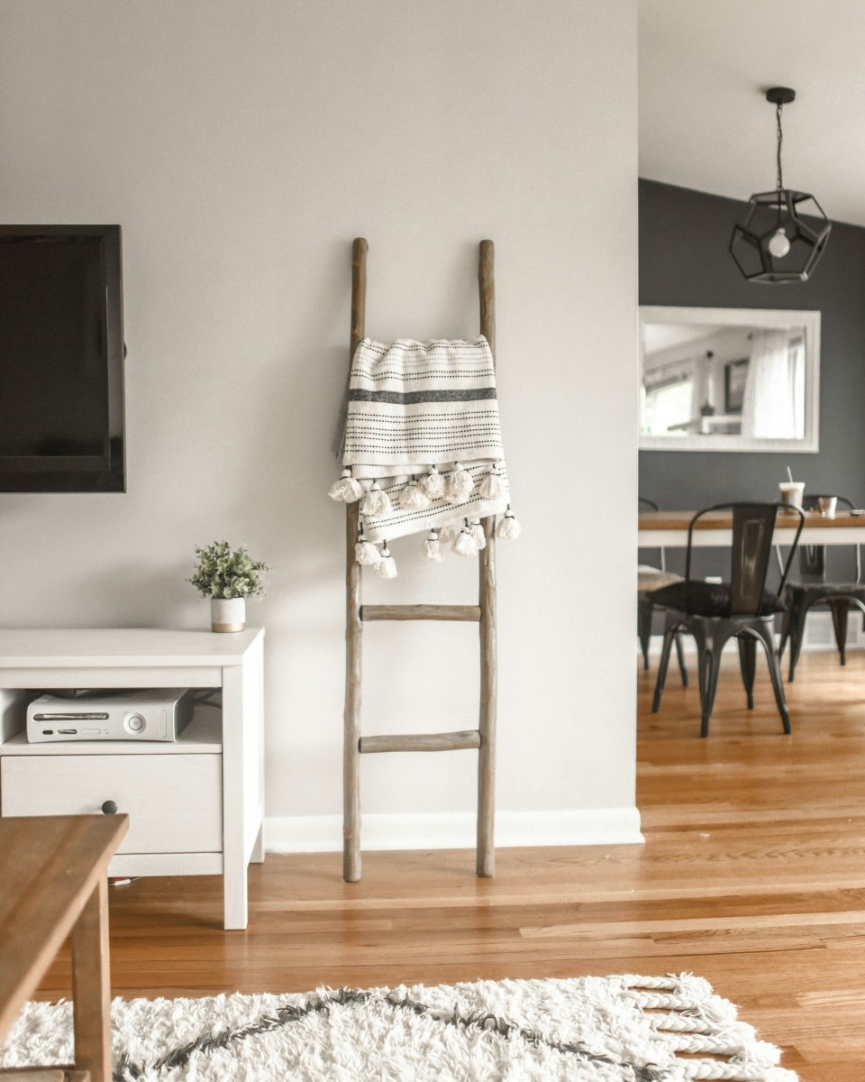 Rent Powell River Interior 3 - 460 Property Management